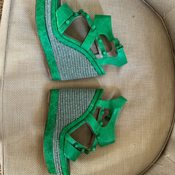 BALENCIAGA STUDDED STRAP ESPADRILLES - Picture 4 of 5